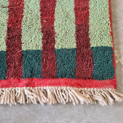 Chromatic Columns — Beni Mrirt Grid with Mint Traverse