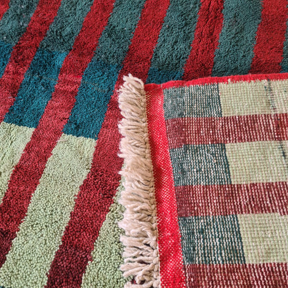 Chromatic Columns — Beni Mrirt Grid with Mint Traverse