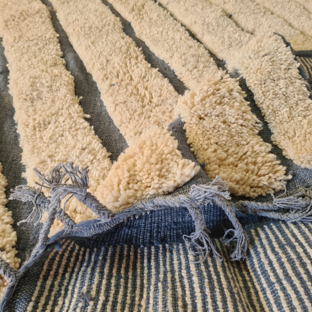 Marmoucha Linear Drift — Ivory Wool with Slate Stripes