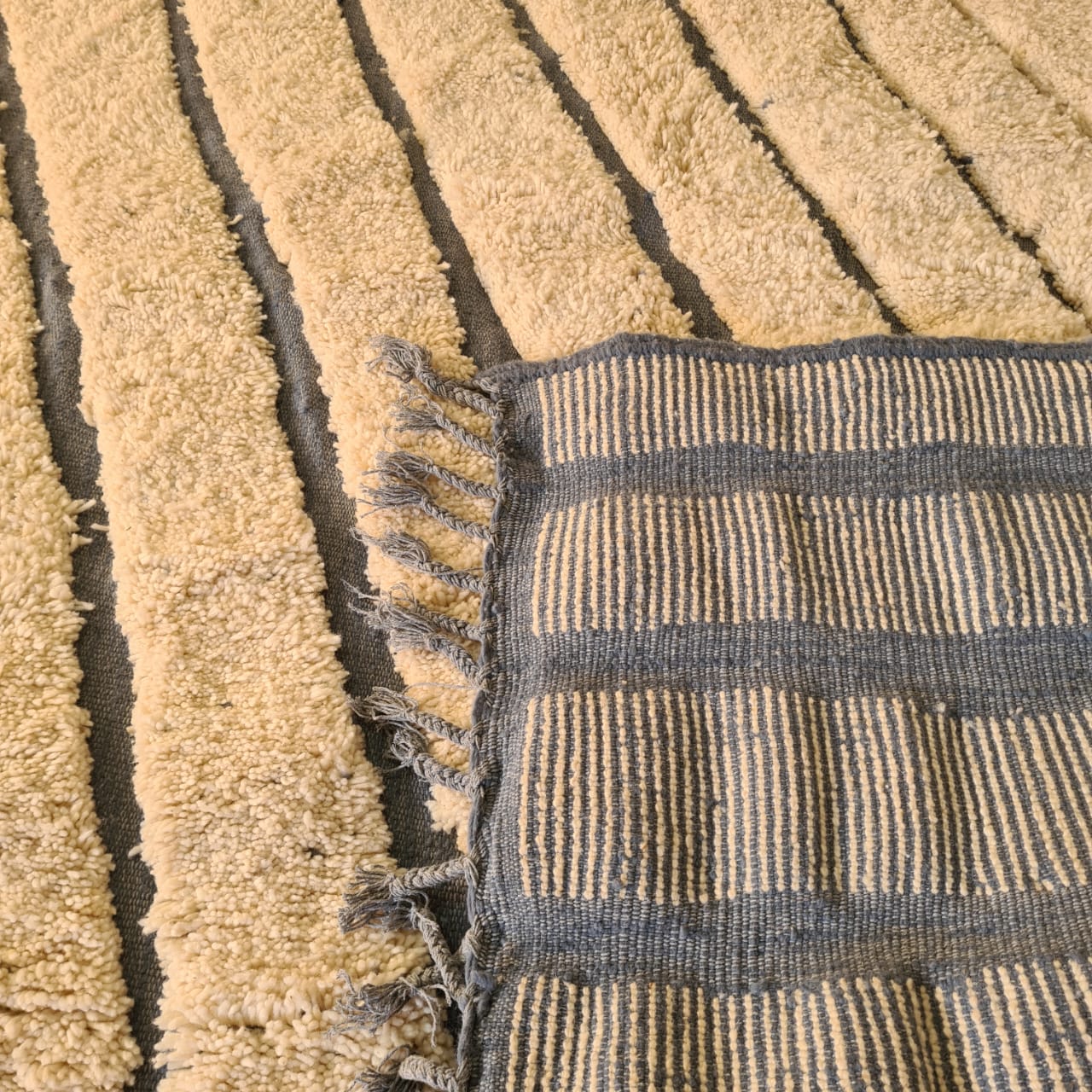Marmoucha Linear Drift — Ivory Wool with Slate Stripes