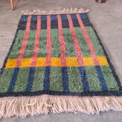 Chromatic Tartan — Beni Mrirt Grid with Golden Traverse