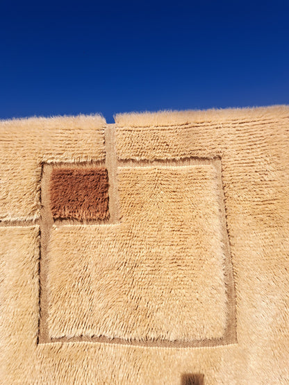 Signal Square — Beni Mrirt Relief Grid with Accent