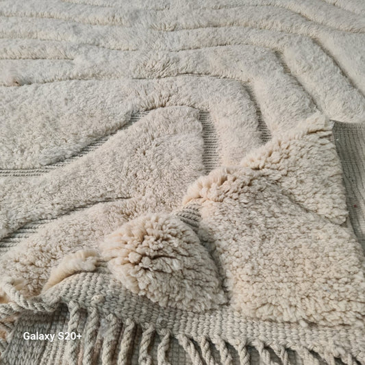 Marmoucha Contour Relief — Ivory Sculpted Field