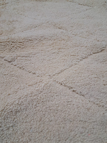 Marmoucha • Ivory Linear Spine