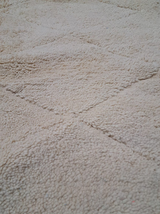 Marmoucha • Ivory Linear Spine