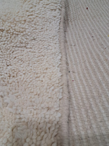 Marmoucha • Ivory Linear Spine