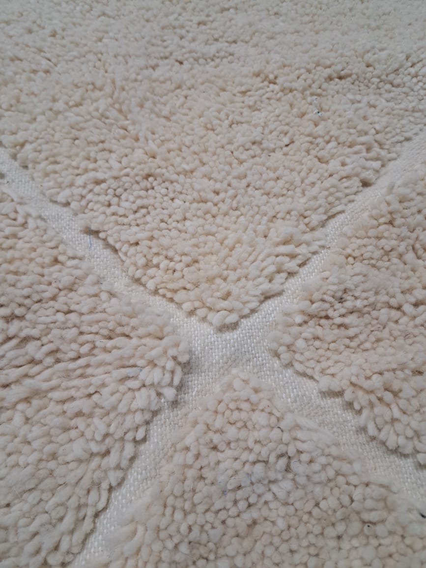 Marmoucha Ivory Relief Diamond Field — Hand-Knotted Atlas Wool