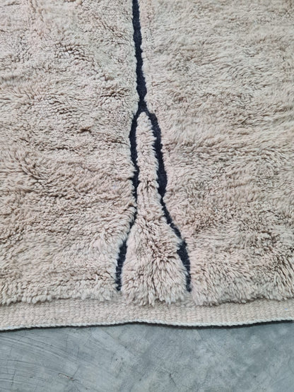 Beni Ourain Linearity — Broken Axis Field