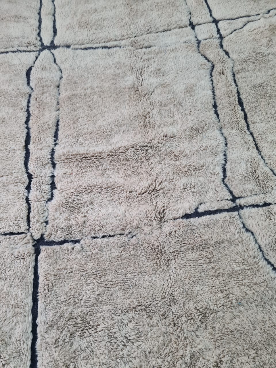 Beni Ourain Linearity — Broken Axis Field