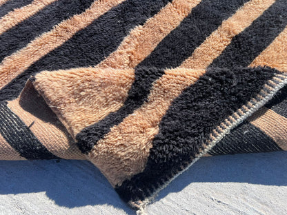 Beni Mrirt Strata Field — Noir & Terracotta Bands