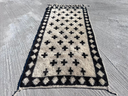 Beni Ourain Crossfield Corridor — Noir Framed Runner