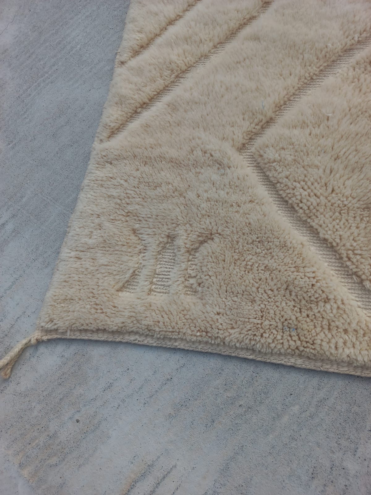 Marmoucha Ivory Relief — Compact Chevron Field