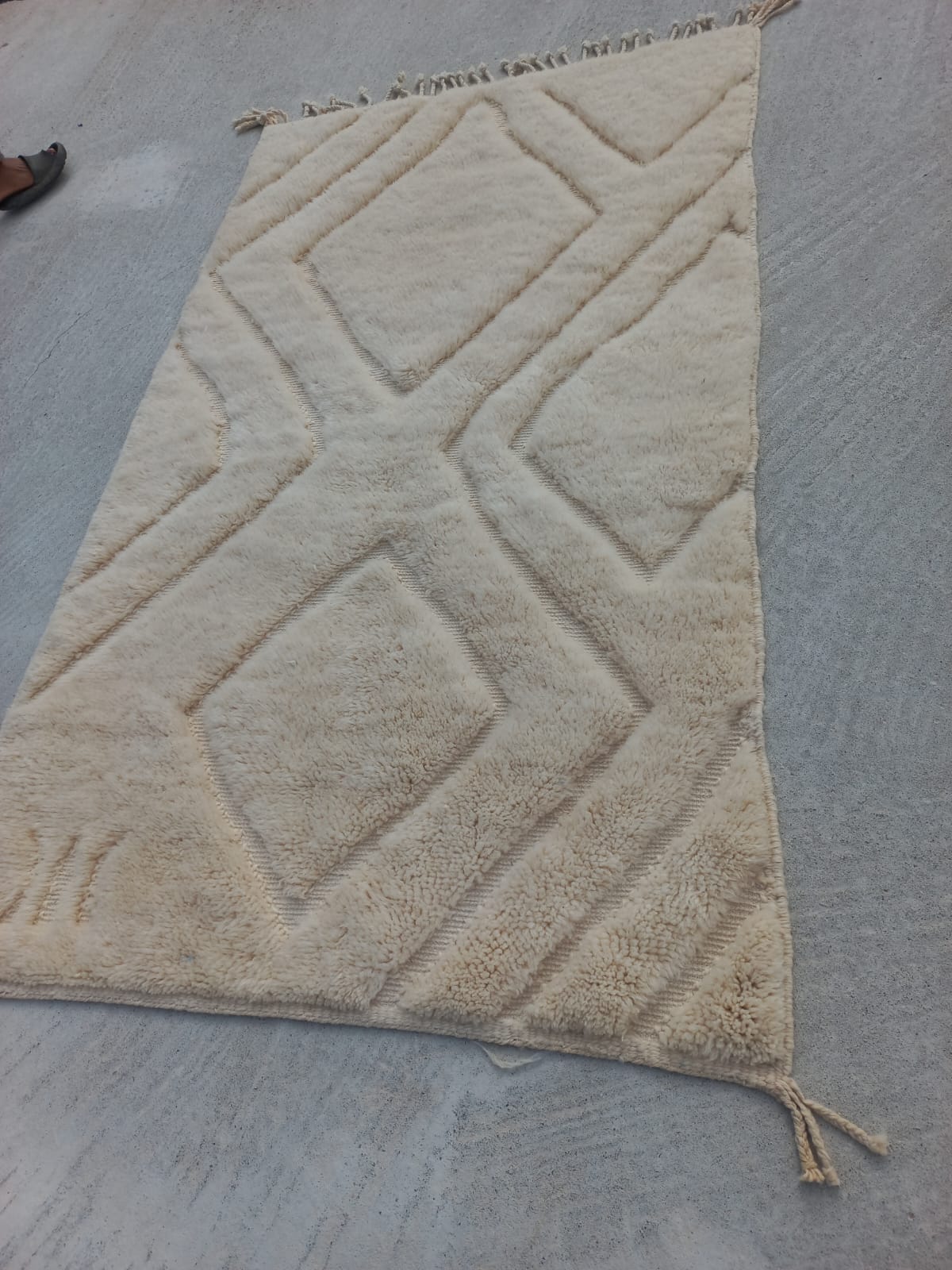 Marmoucha Ivory Relief — Compact Chevron Field