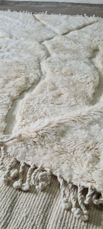 Beni Mrirt Linear Relief — Ivory Passage Composition