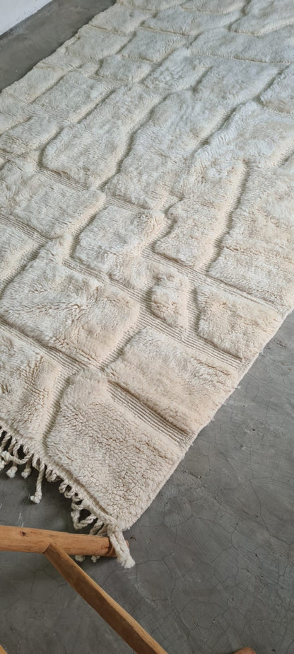 Beni Mrirt Linear Relief — Ivory Passage Composition