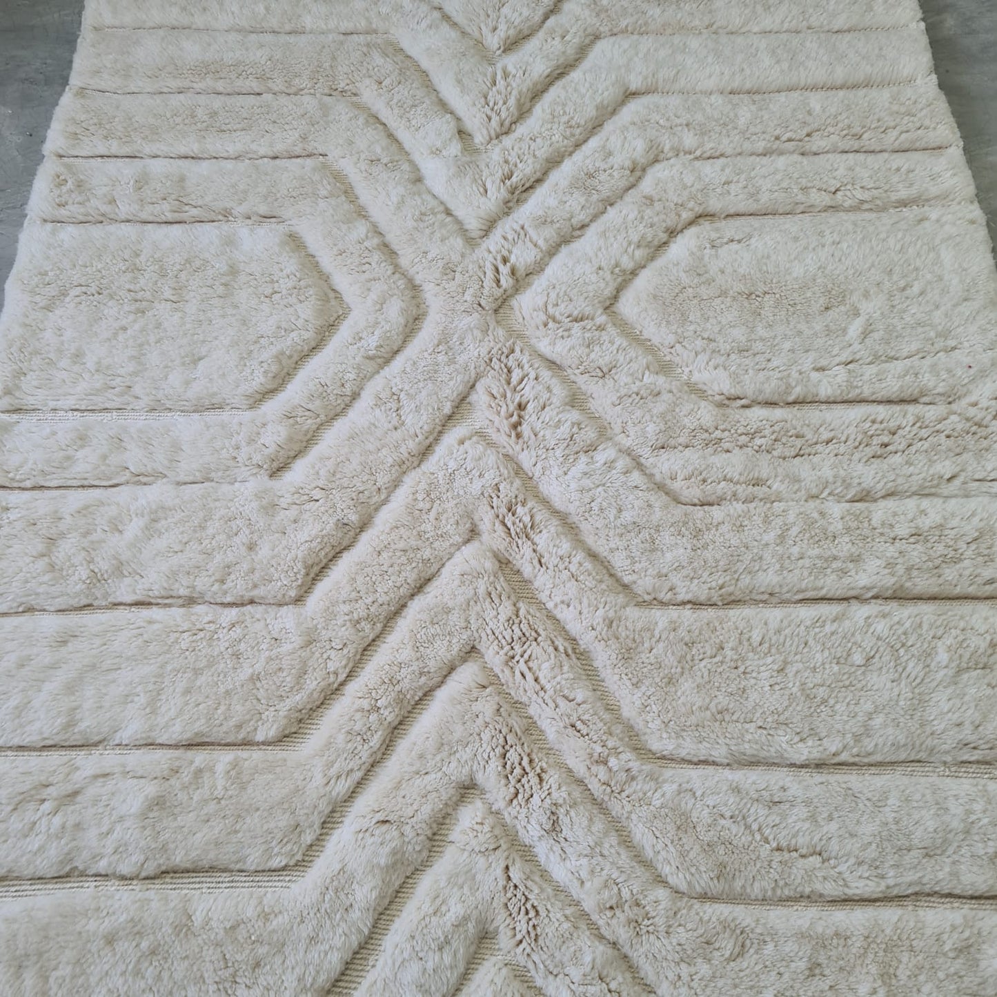 Marmoucha Relief Geometry Carpet — Ivory Labyrinth Composition