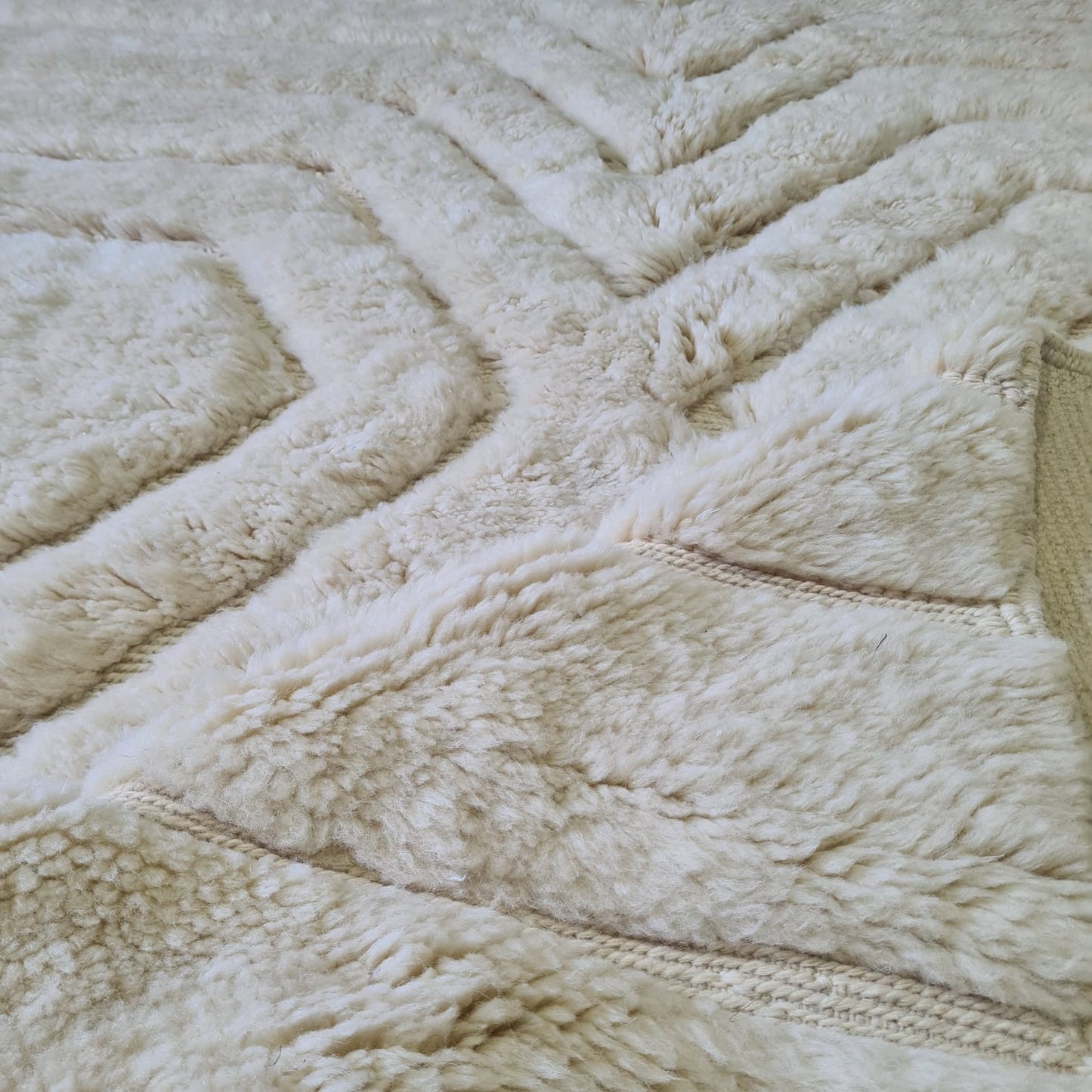 Marmoucha Relief Geometry Carpet — Ivory Labyrinth Composition