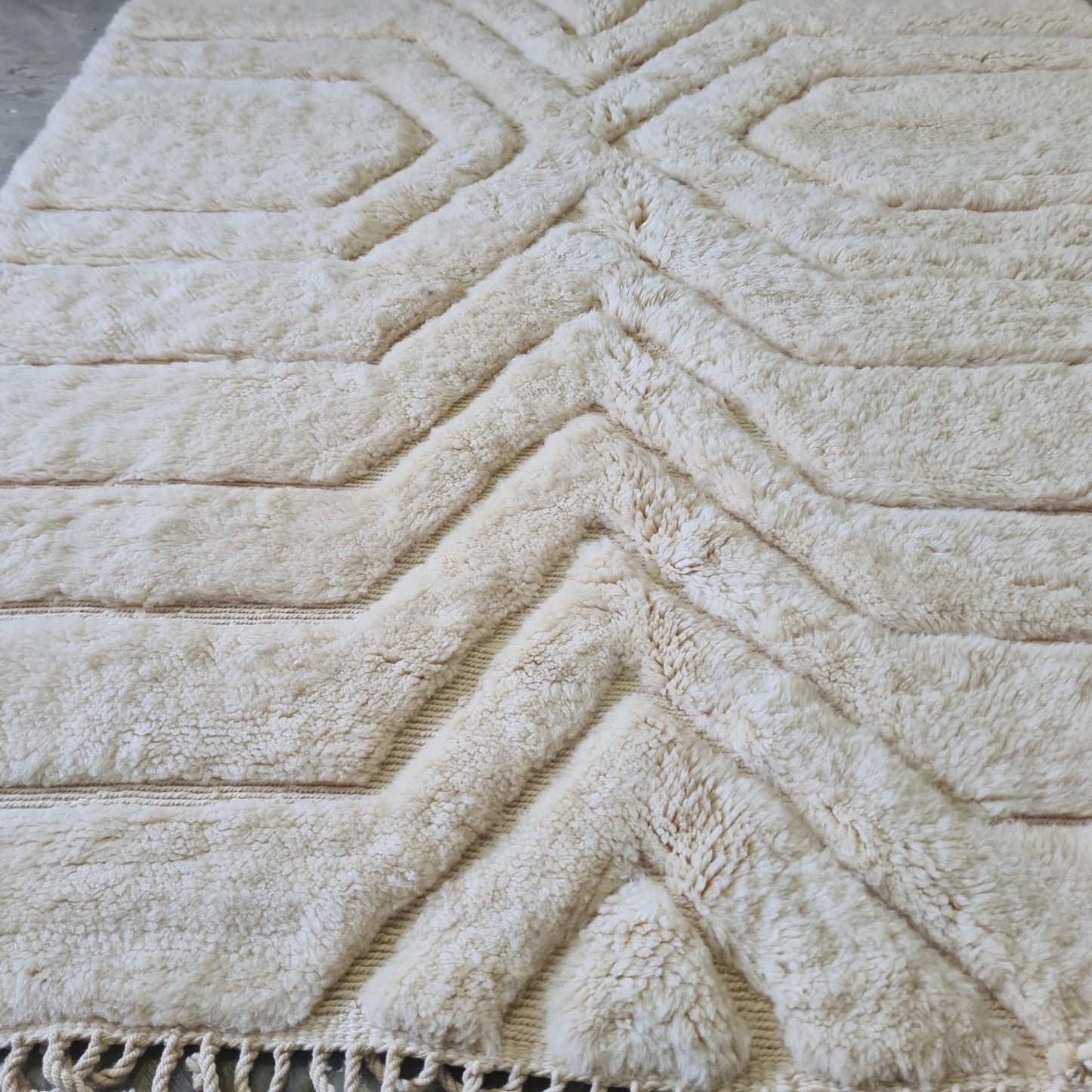 Marmoucha Relief Geometry Carpet — Ivory Labyrinth Composition