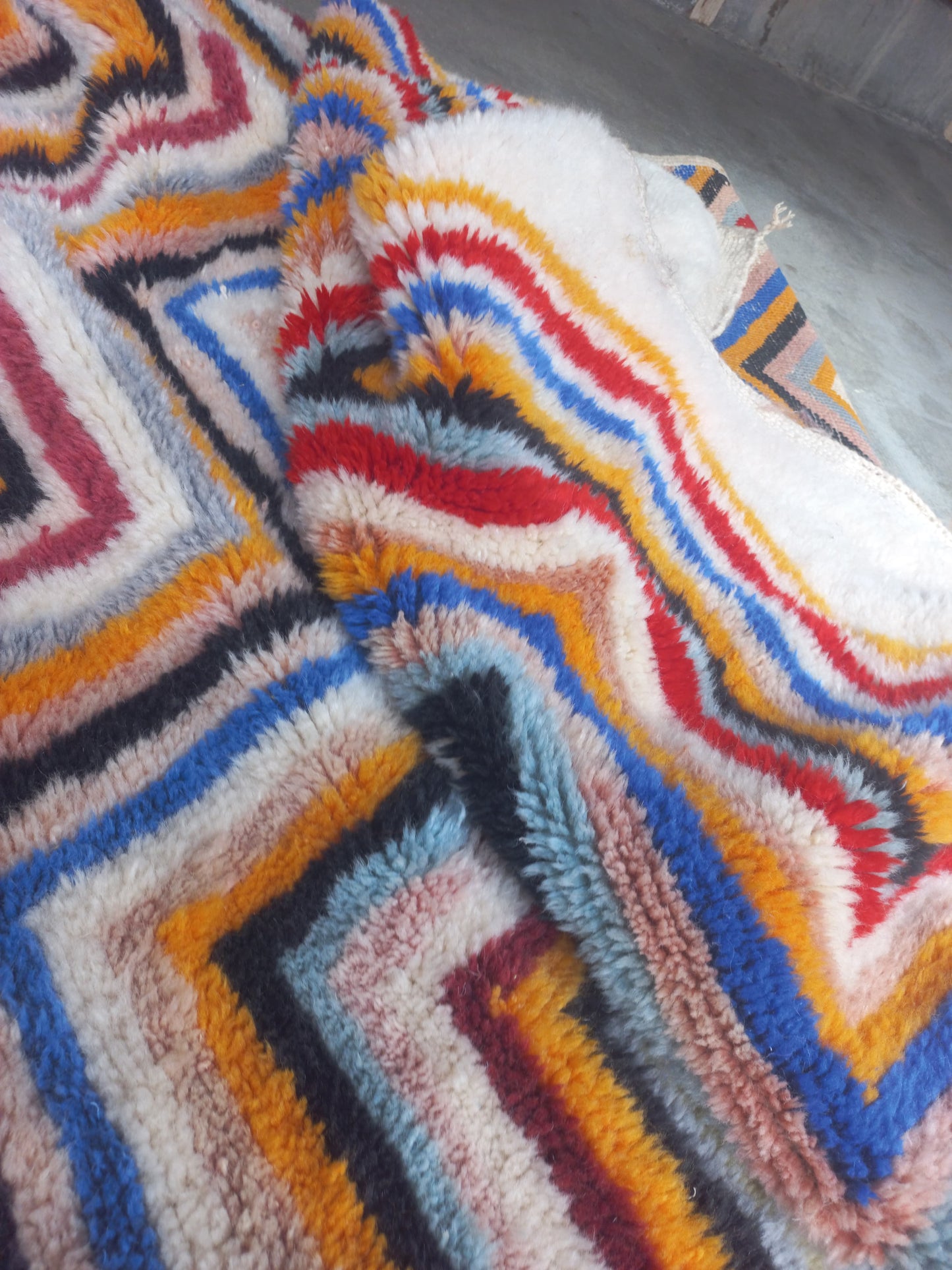 Beni Mrirt Chromatic Chevron — Multilinear Spectrum Field