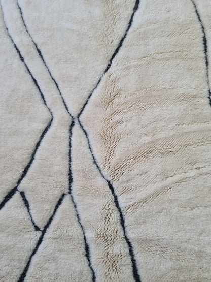 Beni Ourain Drift Lines — Minimal Linear Composition