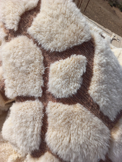 Ait Sgougou (Beni Mrirt) Ivory Cellular Rug with Blush Channels