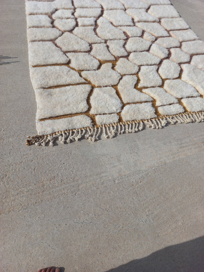 Ait Sgougou (Beni Mrirt) Ivory Cellular Rug with Blush Channels