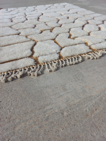 Ait Sgougou (Beni Mrirt) Ivory Cellular Rug with Blush Channels