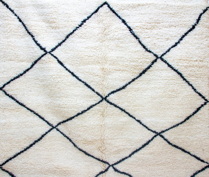Marmoucha Diamond Trellis — Ivory Wool with Midnight Lines
